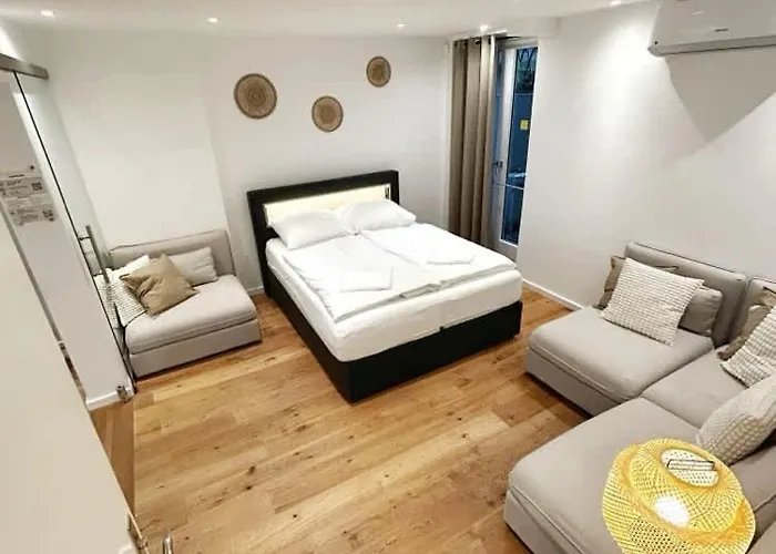 Spacious For 12 In Appartement *