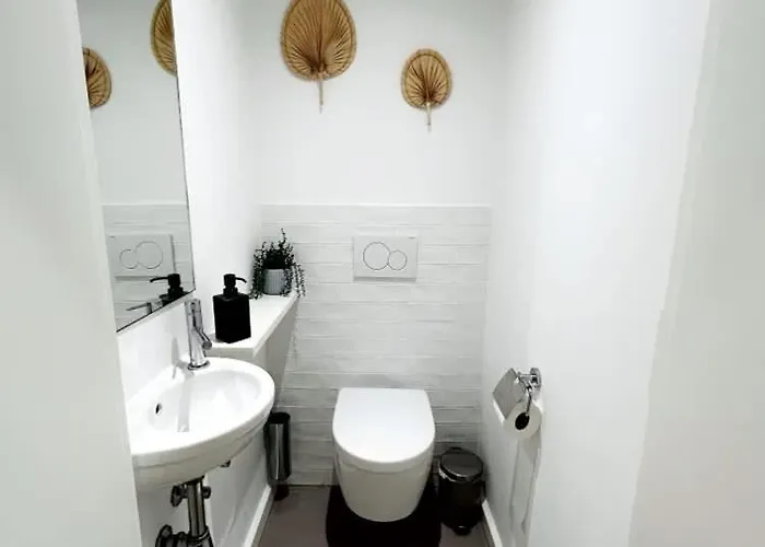 Spacious For 12 In * Hamburg-Harburg