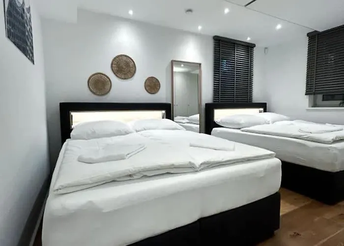 Appartement Spacious For 12 In Hamburg-Harburg