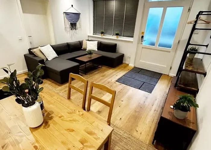 Spacious For 12 In *